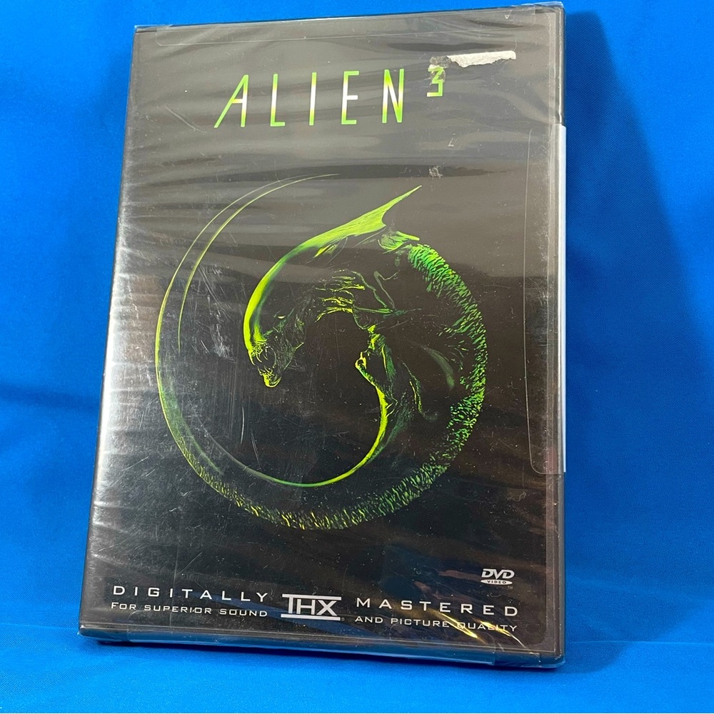 VTG 90s ‘Alien 3’ widescreen *sealed* DVD w/ Bonus Features